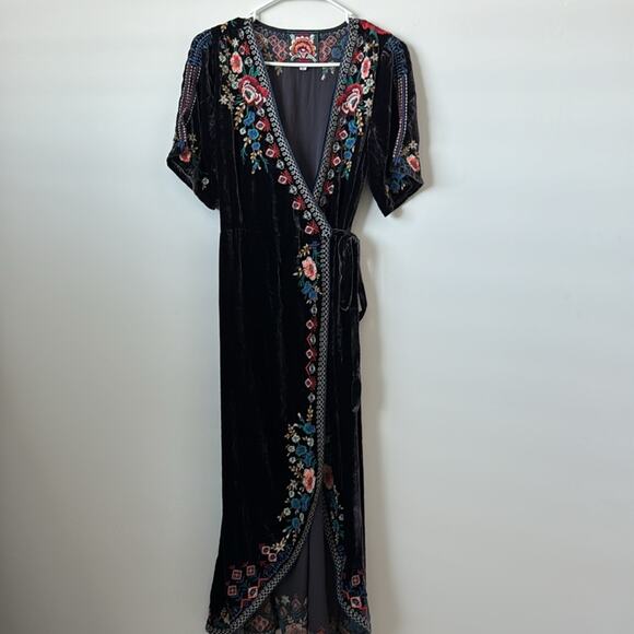 Johnny Was Isadora Velvet Wrap Purple Short Sleeve Embroidered Dress Size:XS - Picture 3 of 7